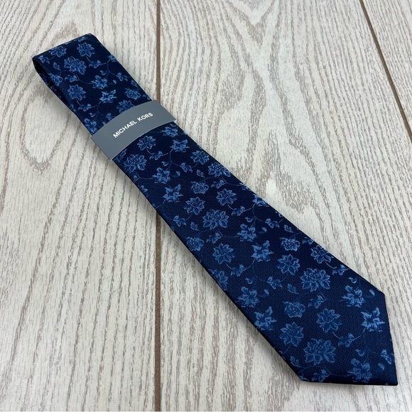 574 - Michael Kors Gegan Floral Tie Blue Navy 410 2MKC23-1086 Silk Blend $69.50 - Picture 1 of 5